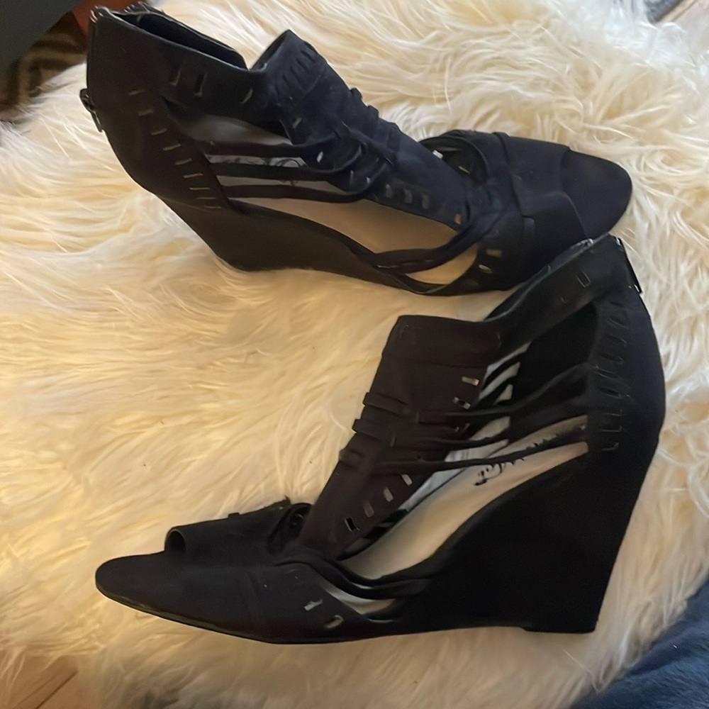 Black heeled wedges